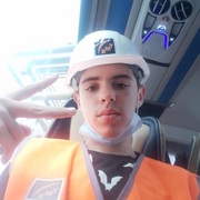 Антон, 18, Таганрог