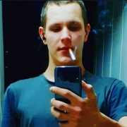 Антон, 22, Брянск