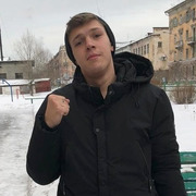 Валерий, 21, Белово