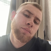 Александр, 21, Тюмень