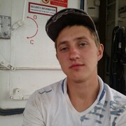 Саша, 34, Большевик