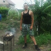 максим, 33, Черниговка