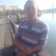 Денис, 27, Шаркан
