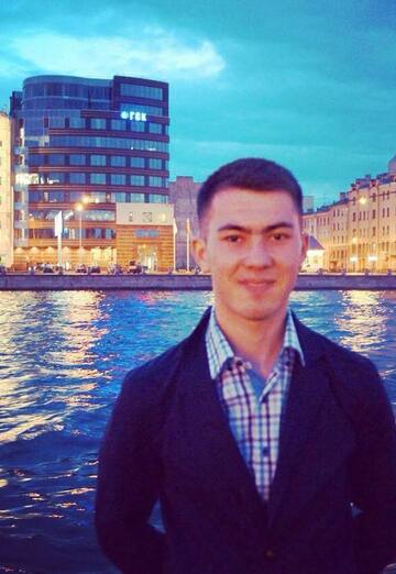 Моя фотография - Aziz Buriwv, 25 из Санкт-Петербург (@azizburiwv)