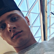 Нико, 20, Москва