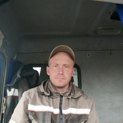 Олег, 40, Шахтерск