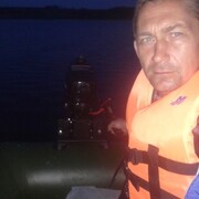 Виталий, 46, Волчанск