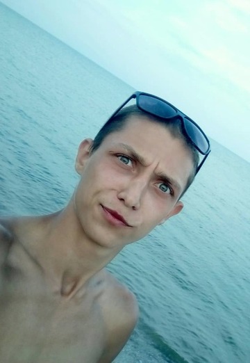 Моя фотография - Ілля, 25 из Куйбышево (@llya1328)